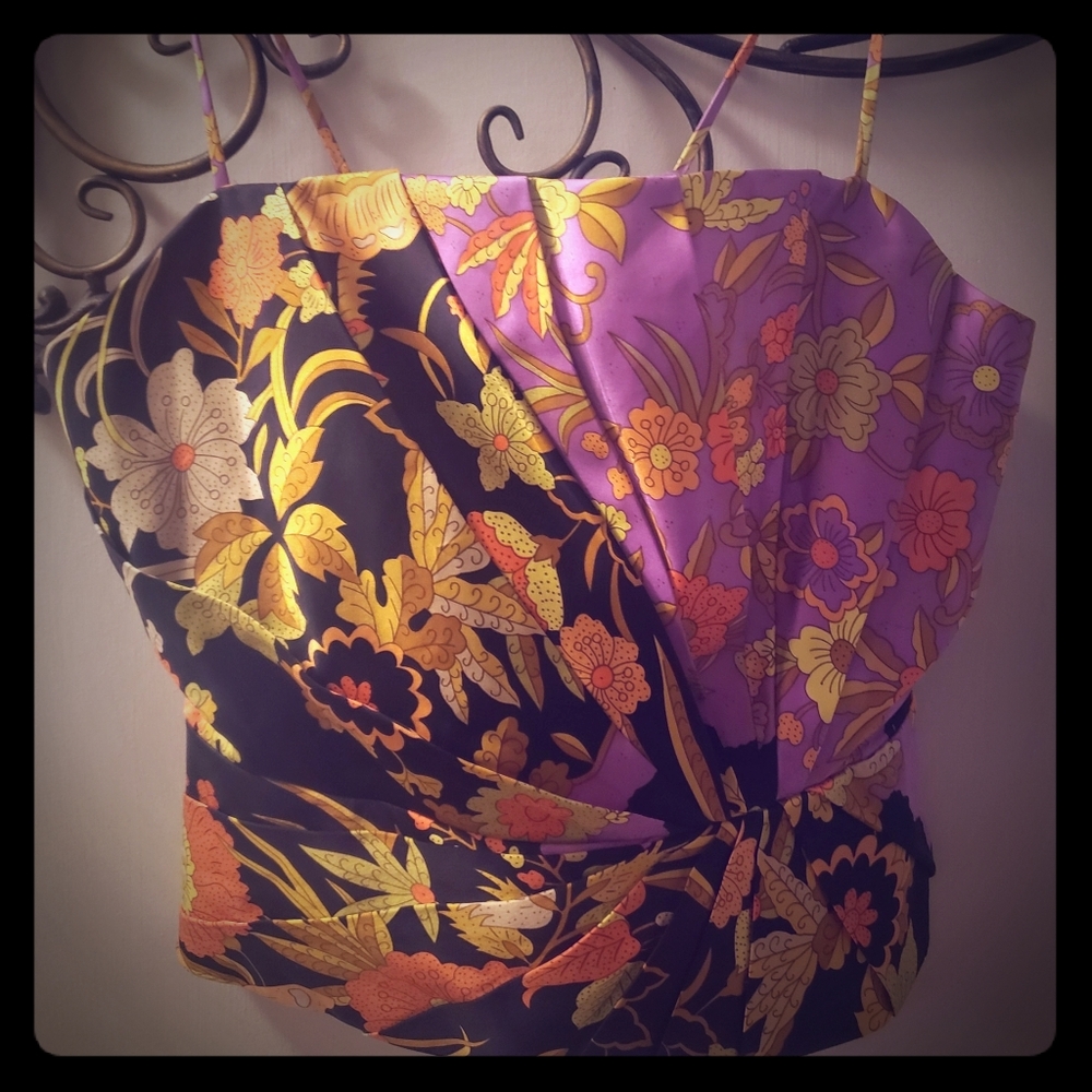 Beautiful well made asian inspired tailord top